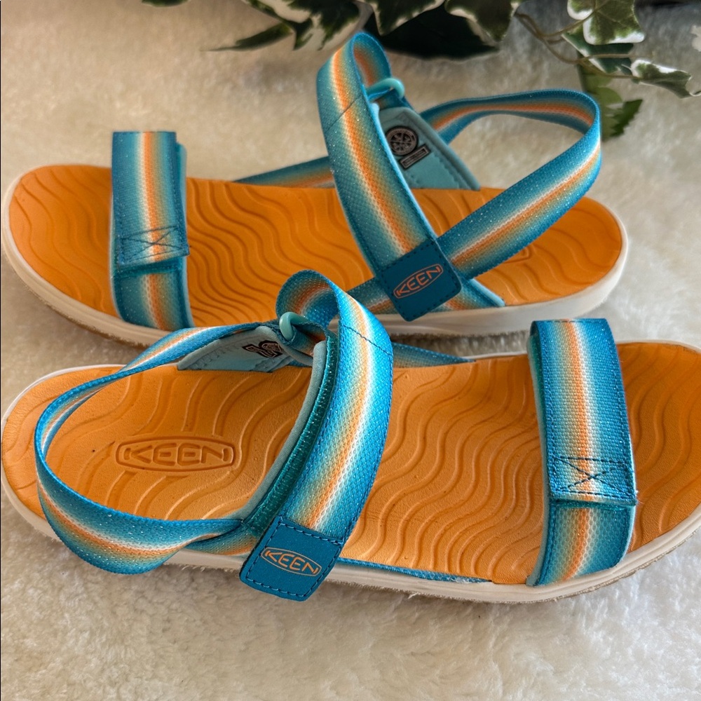 New keen sandals